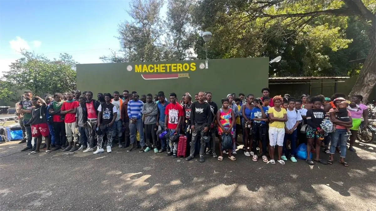 Detienen 228 haitianos indocumentados durante operativos