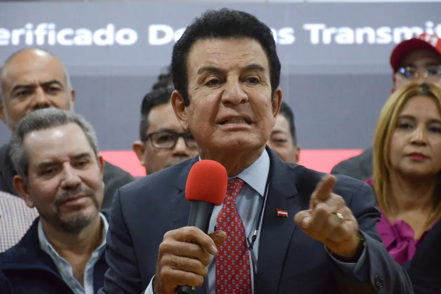 Con el 70 % escrutado, Nasralla va afianzando su liderato en las elecciones de Honduras