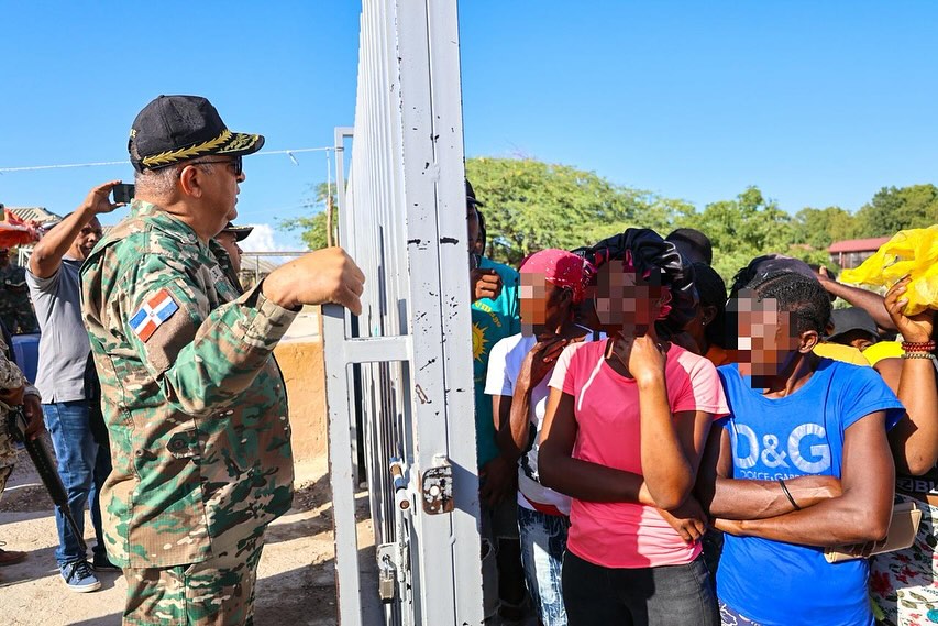 Migración deportó a más de 300 mil extranjeros irregulares en 2025