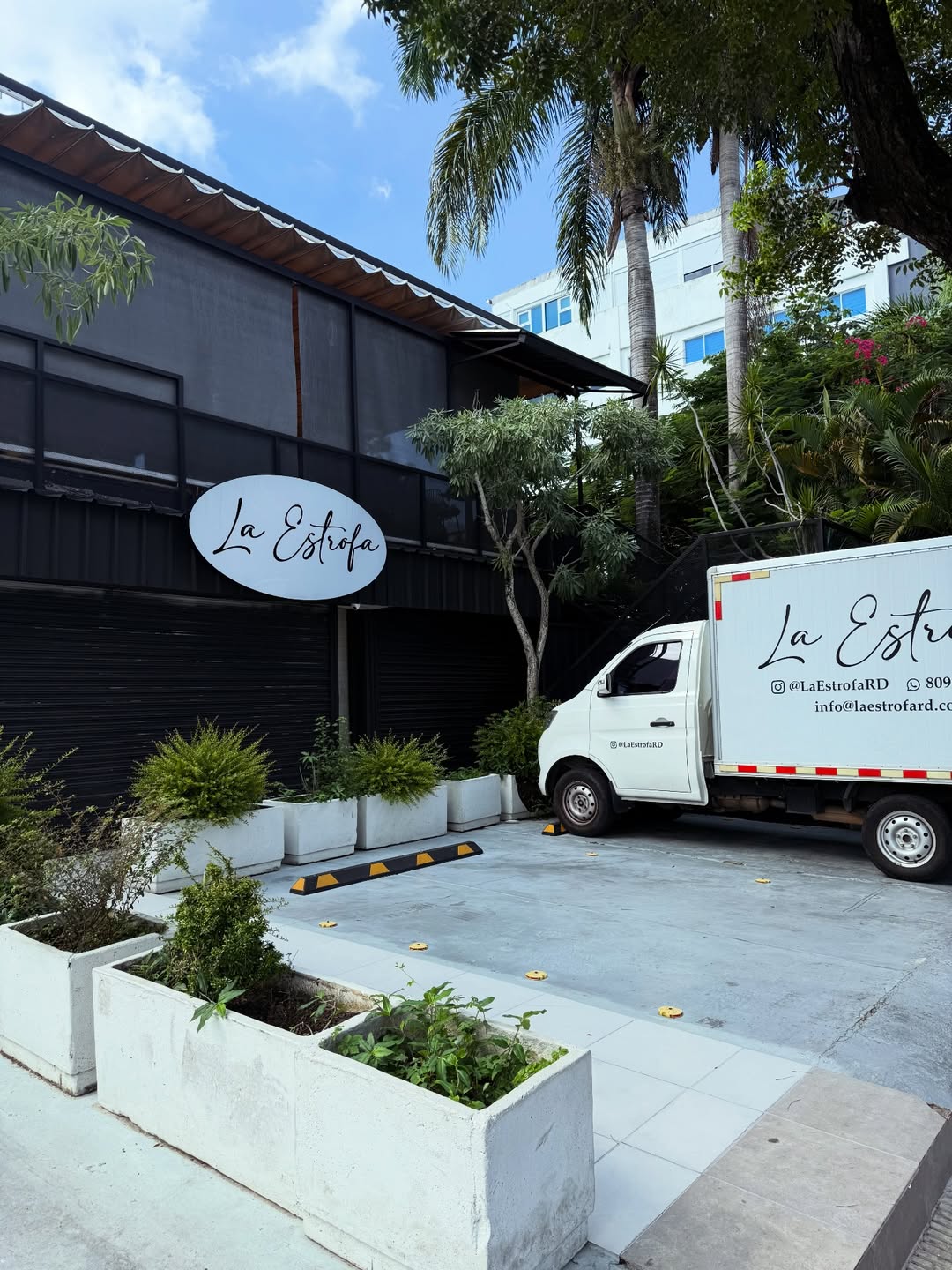 Pichardo aclara que su restaurante no ha quebrado y explica razones de su venta