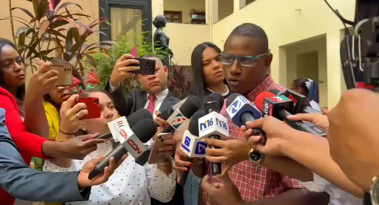 Imponen garantía económica a hermano de mayor acusado por muerte de joven en Los Guandules