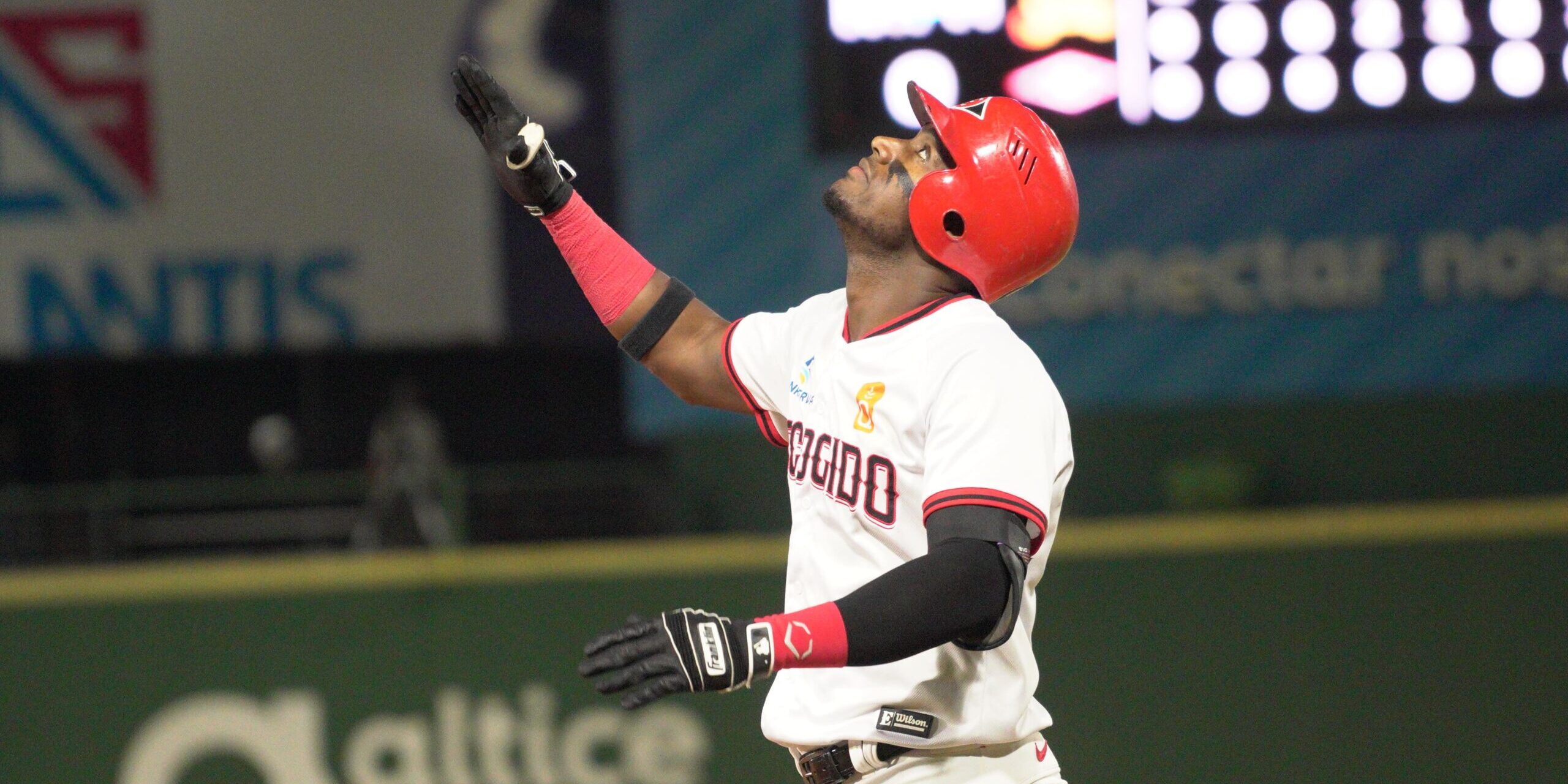 Junior Lake decide en la décima y Escogido vence en diez entradas