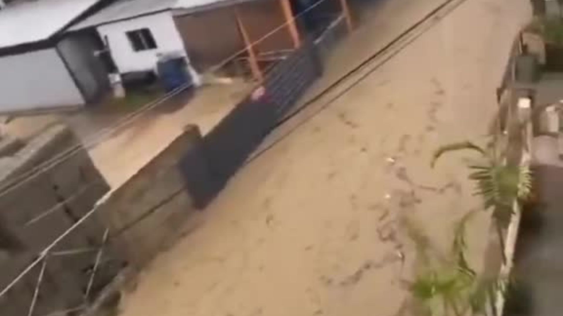 Lluvias asociadas a vaguada causan inundaciones en Puerto Plata y Sosúa