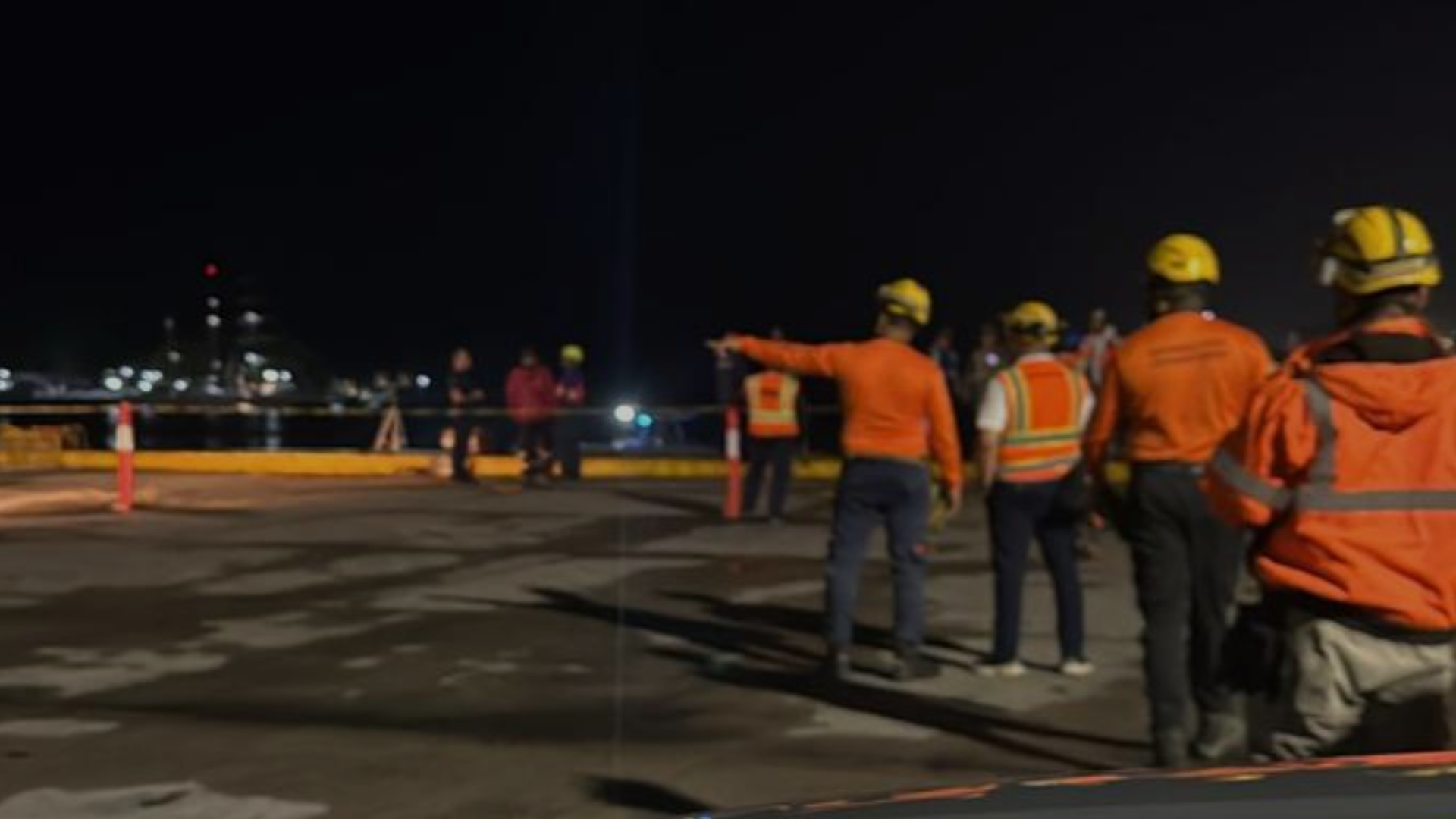 Autoridades buscan hombre que cayó al río Ozama mientras parqueaba camión en el puerto de Sans Soucí