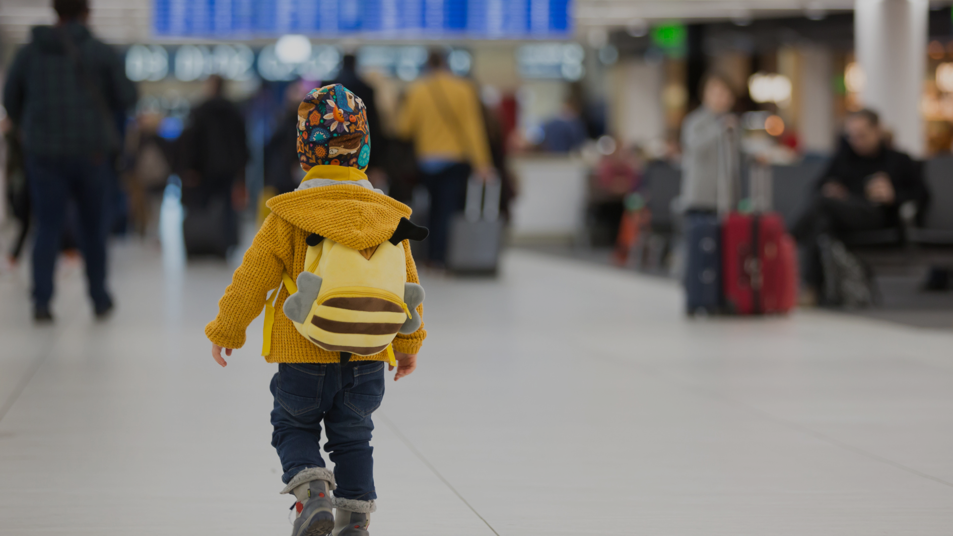 Migración emitió más de 48 mil permisos de salida para menores