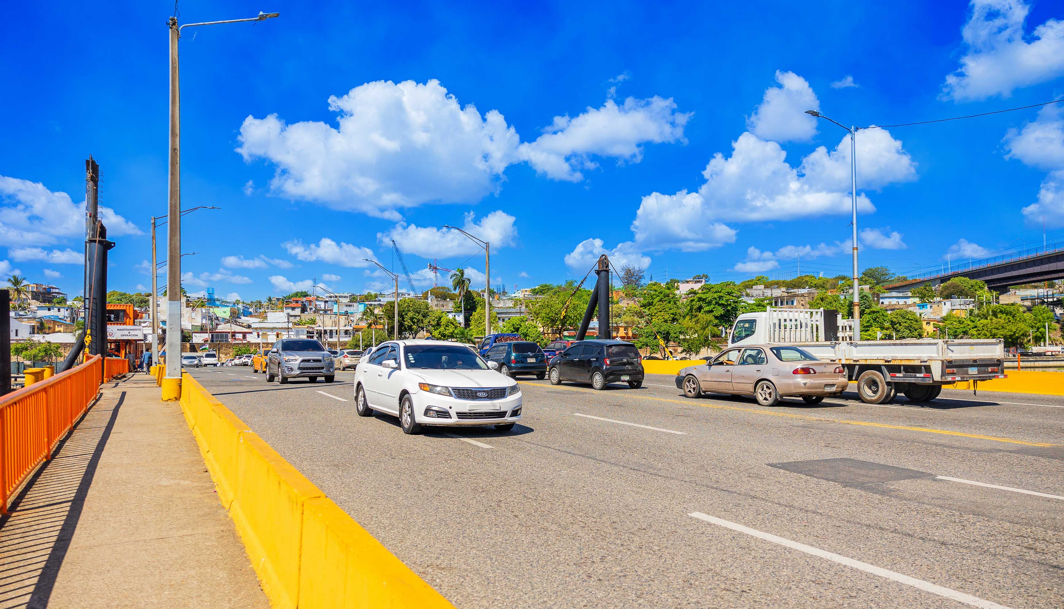 Puente Flotante sobre el Ozama cerrará este sábado por paso de embarcación