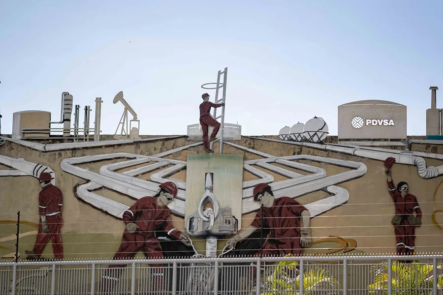 Trump dice que su país podría gobernar Venezuela y extraer su petróleo durante años