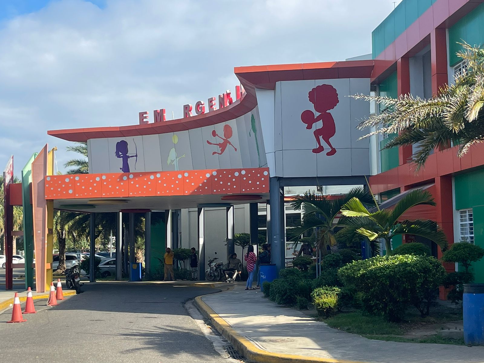 Dos menores heridos por trifulca a pedradas en Santiago Oeste