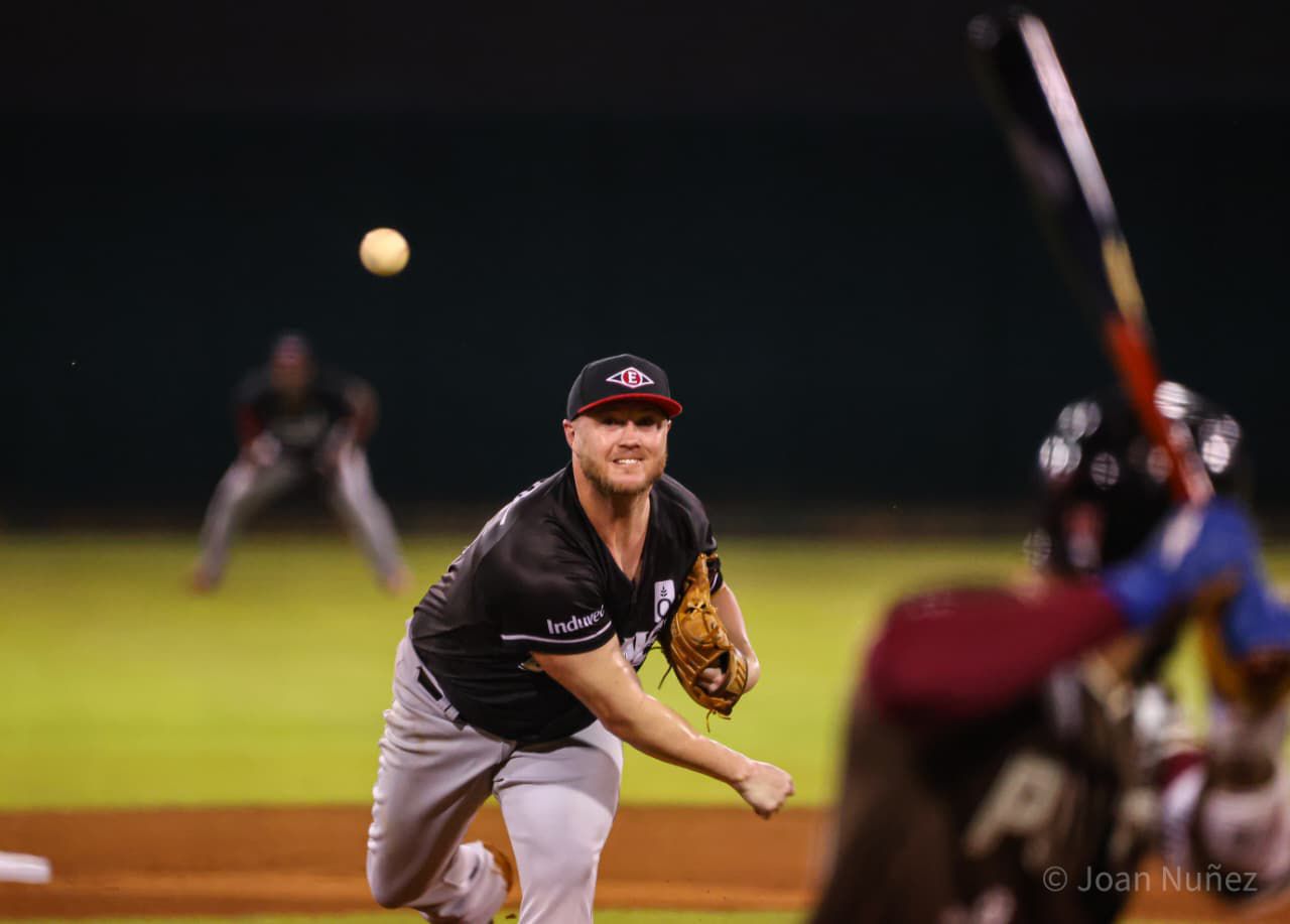 Leones blanquean a Gigantes y siguen liderando el round robin