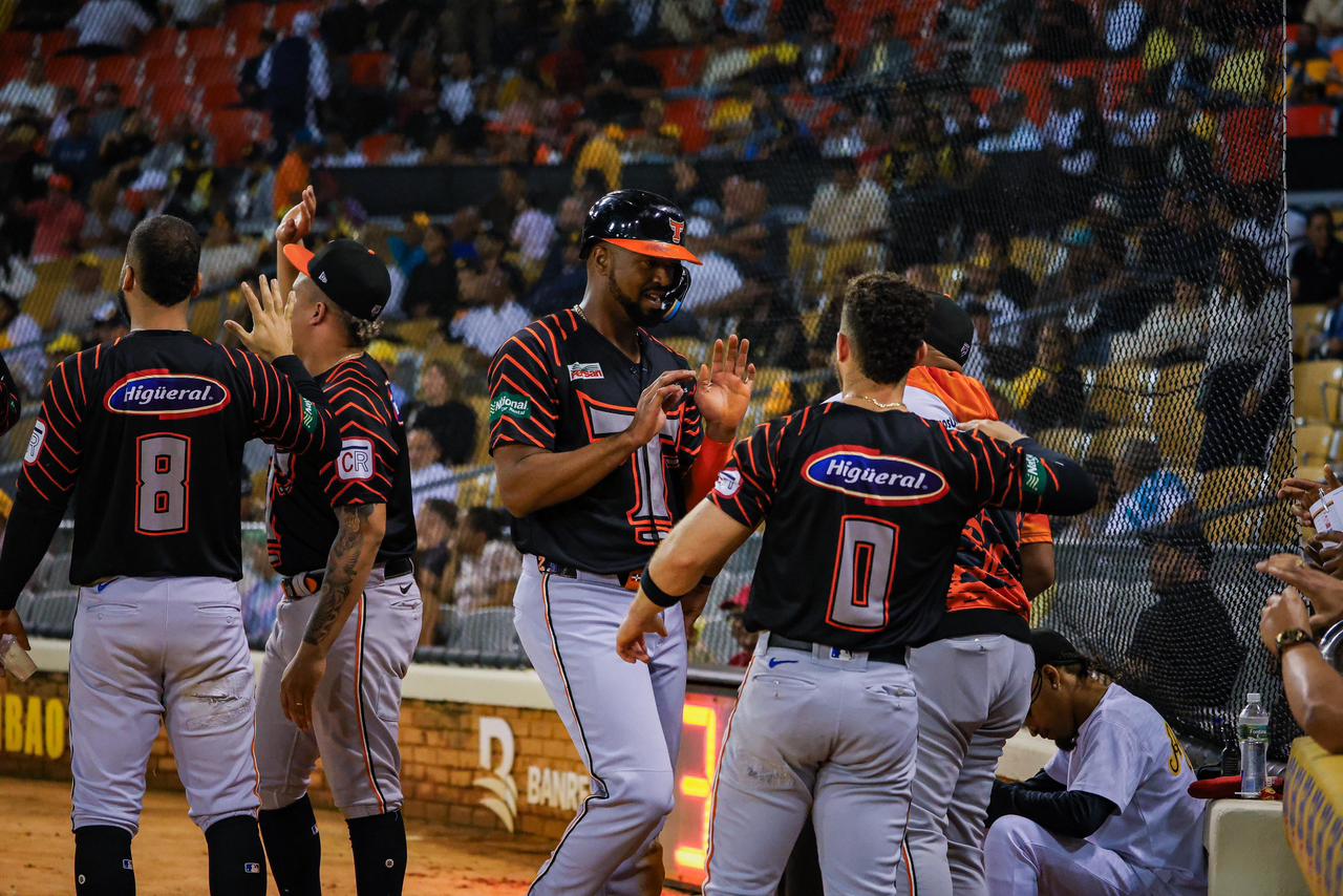 Toros ganan su 4º consecutivo con paliza a las Águilas y se afianzan en 1º
