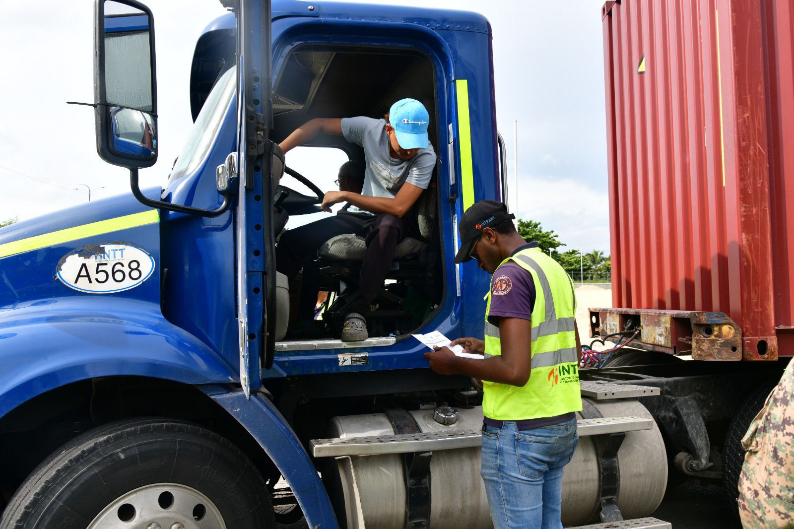 Intrant reitera que no permitirá el tránsito de camiones pesados que violen la ley