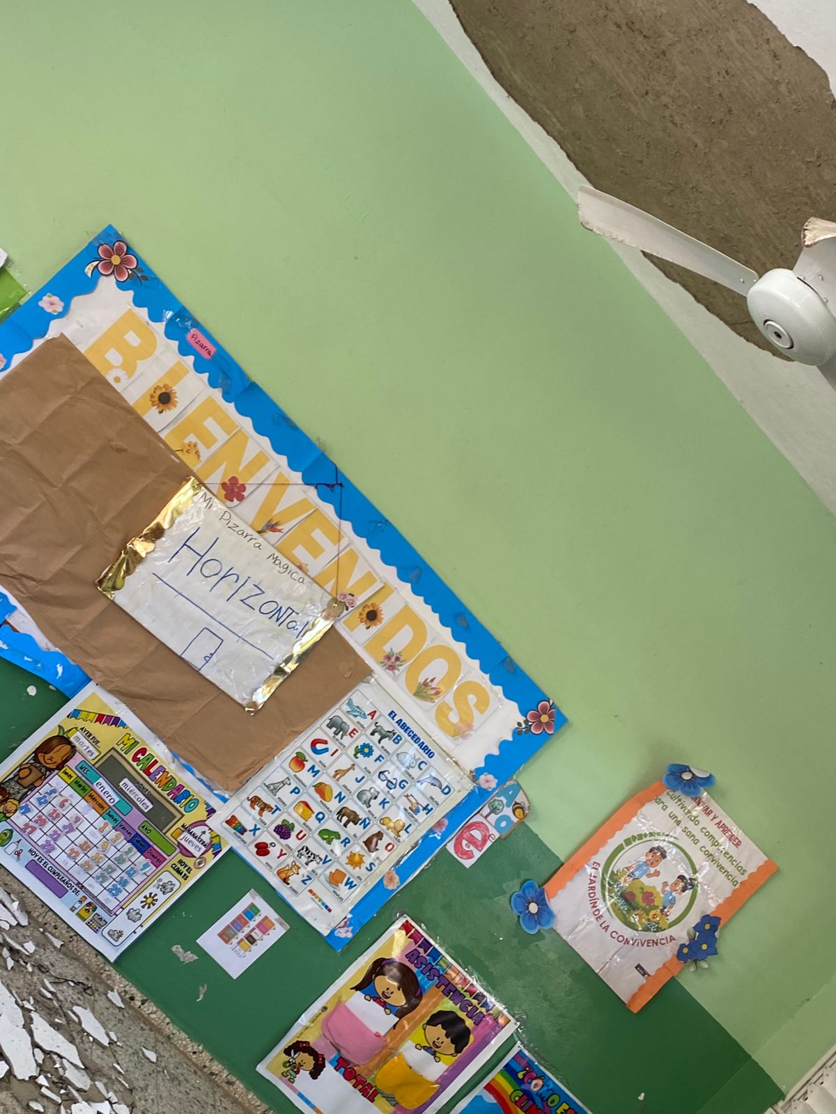 Se desploma empañete del techo de una escuela en Hato Nuevo de Manoguayabo