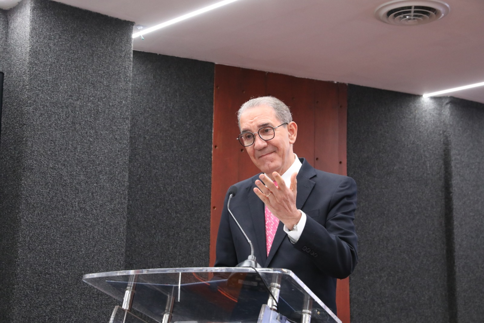 MESCyT abre convocatoria de casi 1,800 becas internacionales con énfasis en áreas STEM