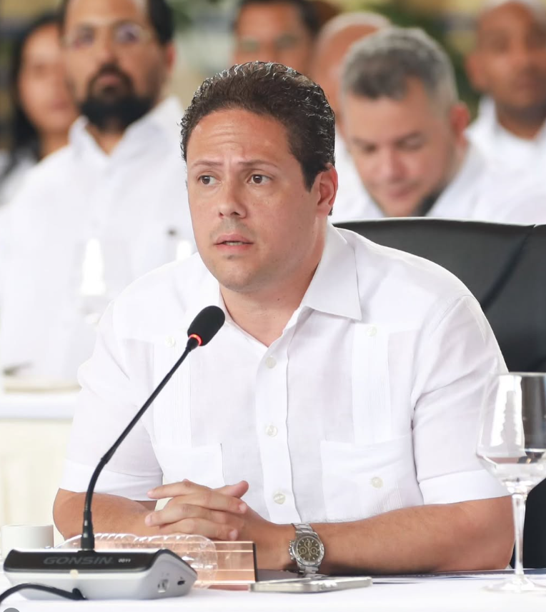 Carlos Bonilla se despide del Mived con “profundo agradecimiento” tras cinco años de gestión