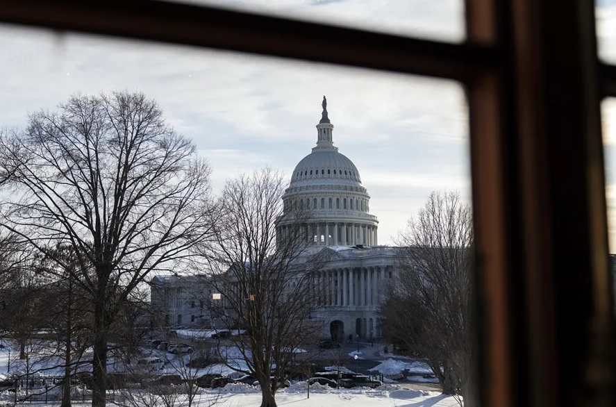 EE. UU. entra en cierre técnico del Gobierno a la espera de votación presupuestaria el lunes