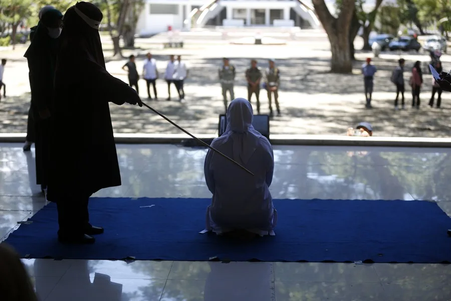 Indonesia: entra en vigencia código penal que castiga con prisión el sexo extramarital y la difusión de noticias falsas