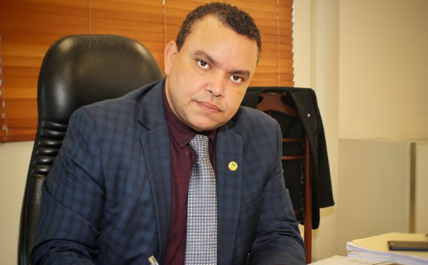 Abinader designa a Julio César Landrón como nuevo director del SNS