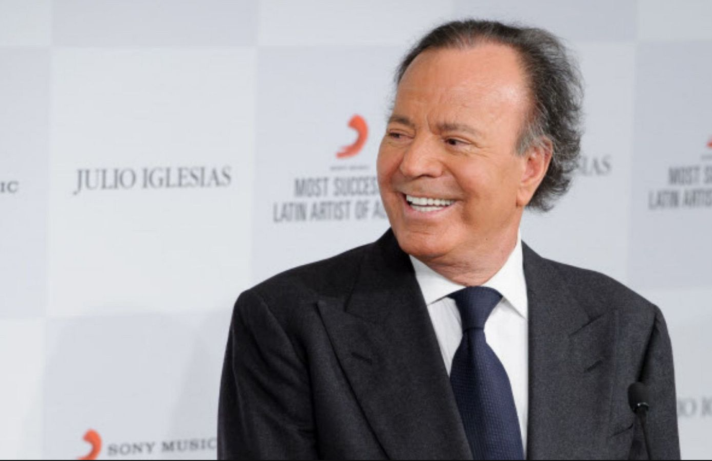 «Todo se va a aclarar», dice Julio Iglesias sobre denuncia de abusos sexuales