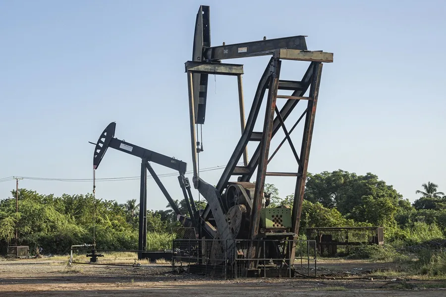 Trump ofrece garantías a las petroleras para invertir en Venezuela e invita a China y Rusia a comprar su crudo