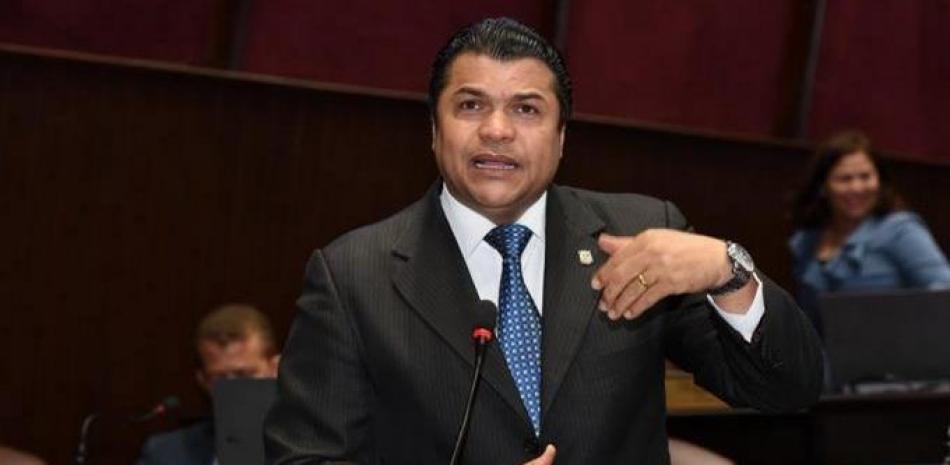 Oposición critica decretos del Ejecutivo y los califica de simples rotaciones