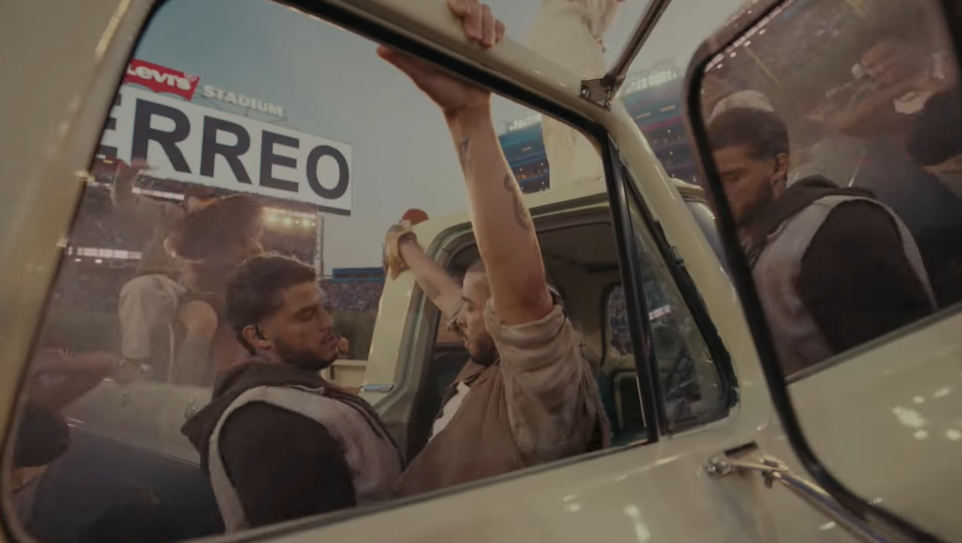 De qué se trata el momento LGBTQ+ del medio tiempo de Bad Bunny que se volvió tendencia