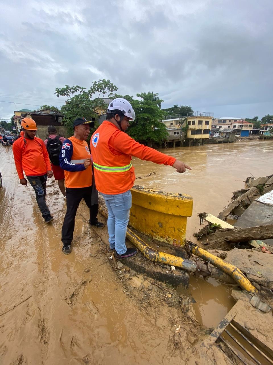 Más de 1,400 viviendas anegadas y comunidades incomunicadas por fuertes lluvias en el norte
