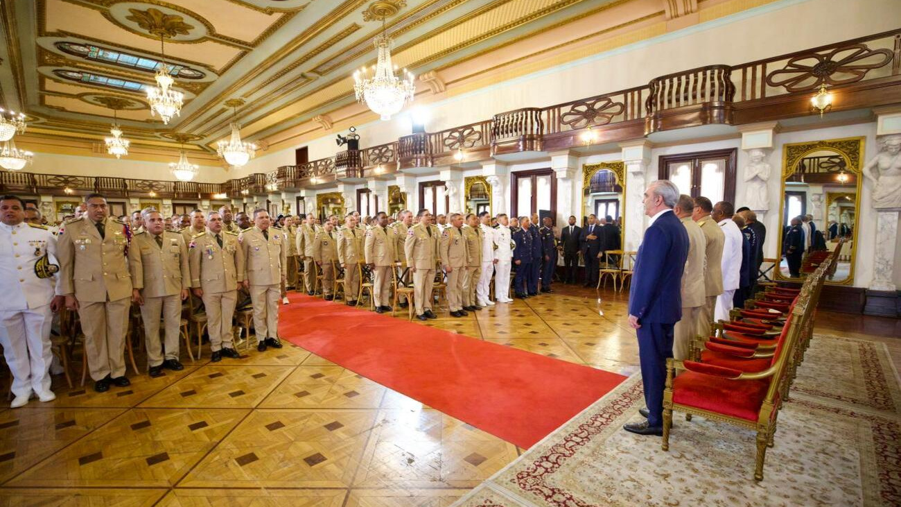Abinader describe a las Fuerzas Armadas y a la PN como garantía de paz y estabilidad