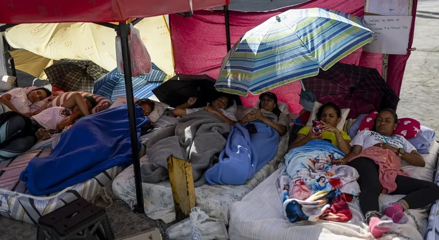 Familiares de presos políticos en Caracas llevan más de 48 horas en huelga de hambre