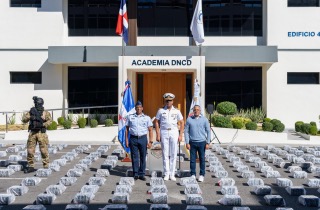 Arrestan seis hombres tras incautar más de dos toneladas de presunta cocaína en Baní