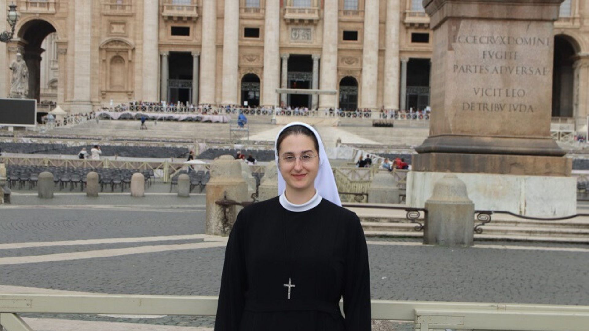 El papa nombra a una monja croata de 36 años viceportavoz del Vaticano