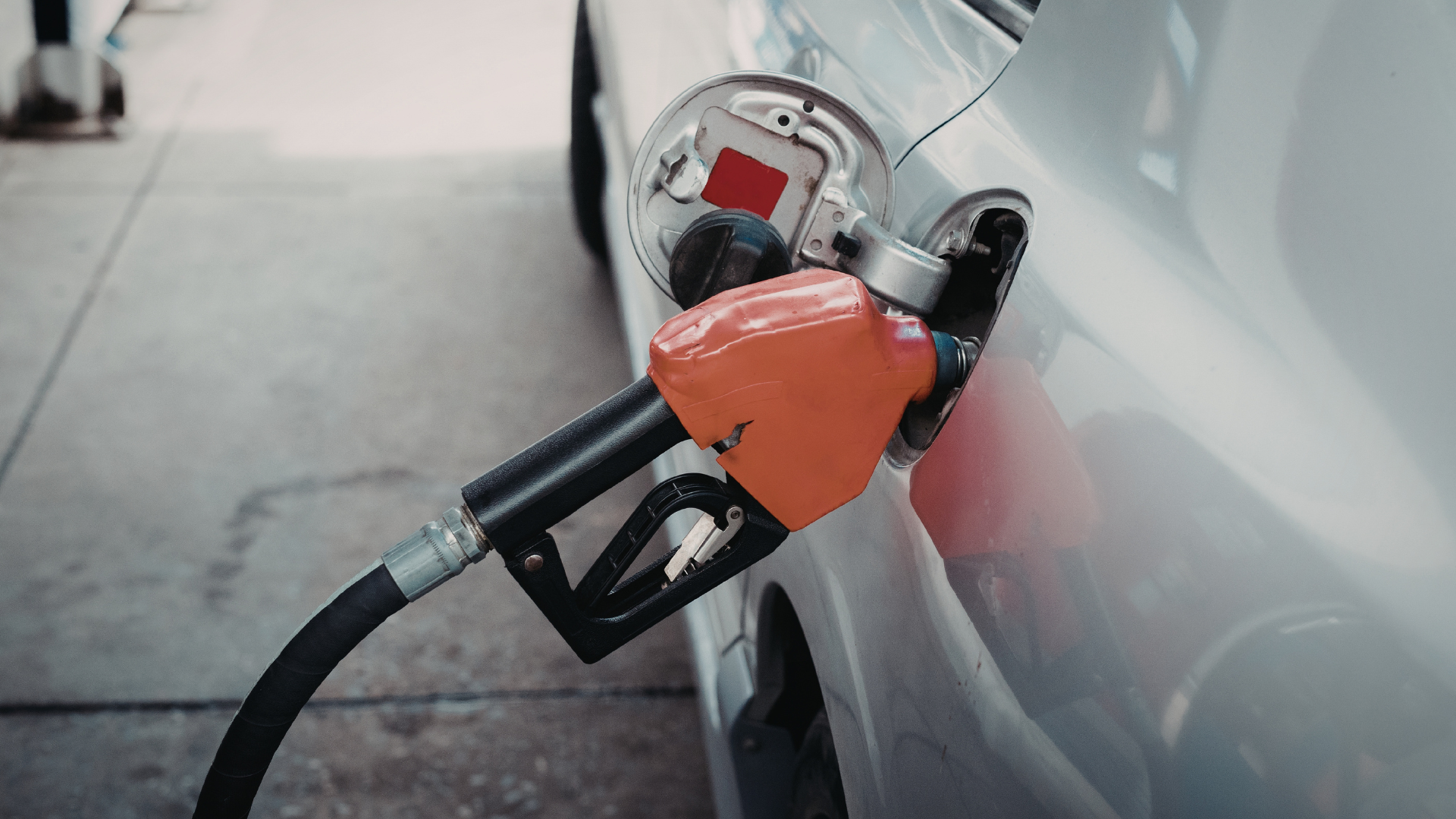 Precios de los combustibles bajan hasta RD$3.70; gasolinas y GLP se mantienen esta semana