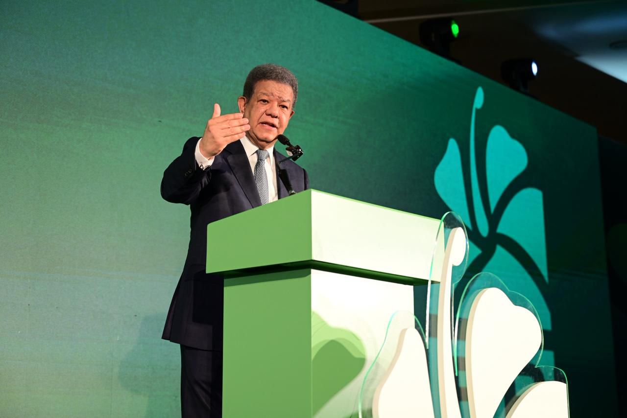 La escasez de pollo es culpa del PRM dice Leonel y los acusa de quebrar a los productores locales