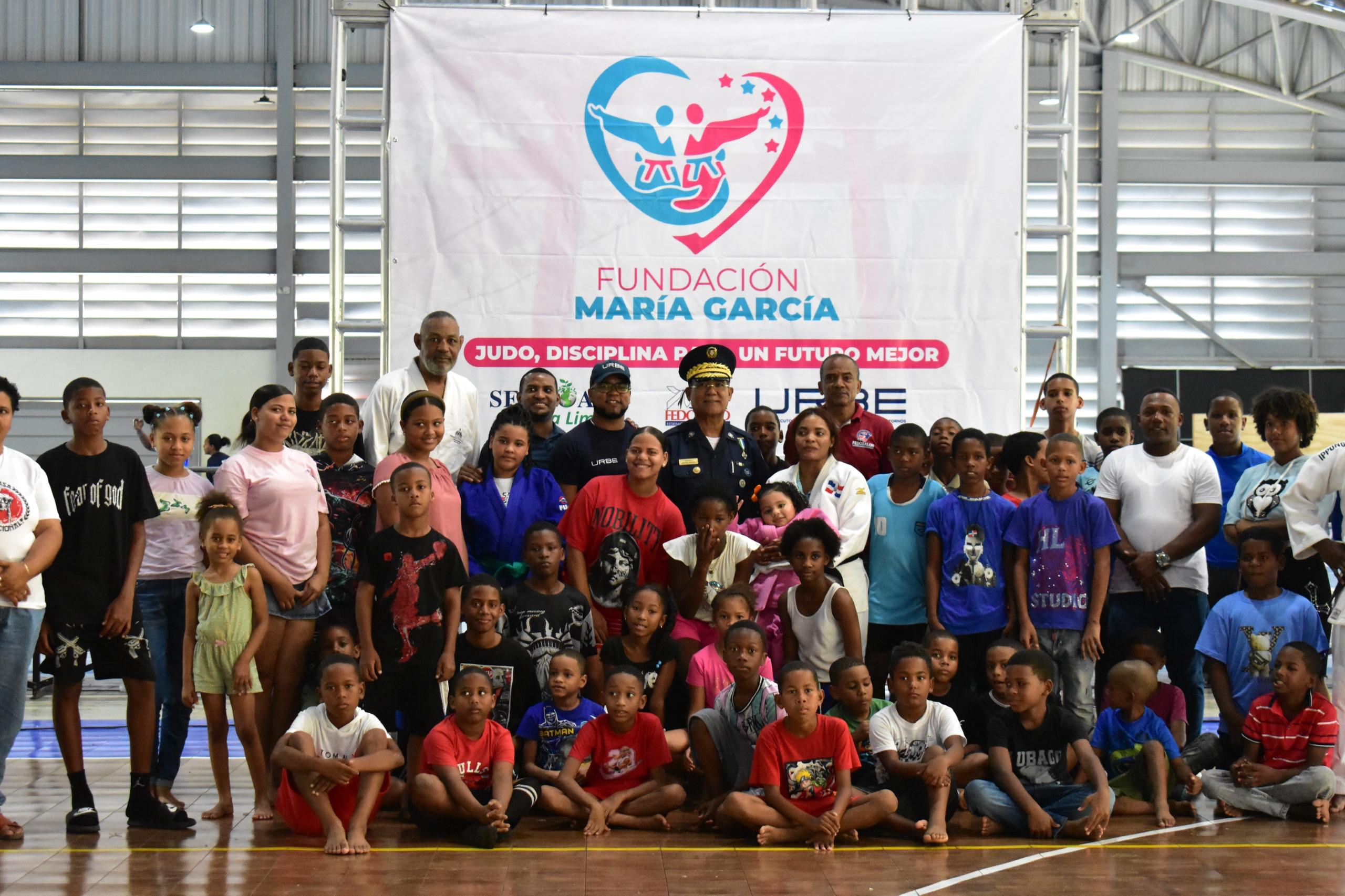 Forjando campeones para la vida:Fundación María García y Seaboard transforman La Ciénaga a través del judo