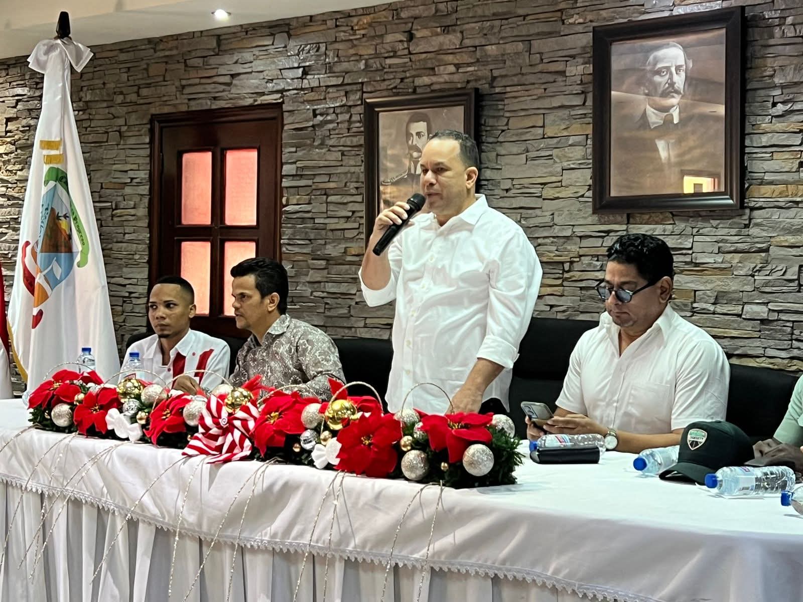 Destituyen a policías municipales tras agresión a mujer con condiciones especiales