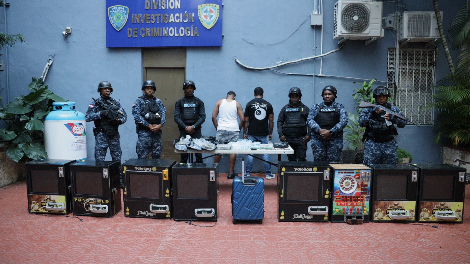 Dos hombres apresados tras ocuparles cargamento de narcóticos y balanzas en Capotillo