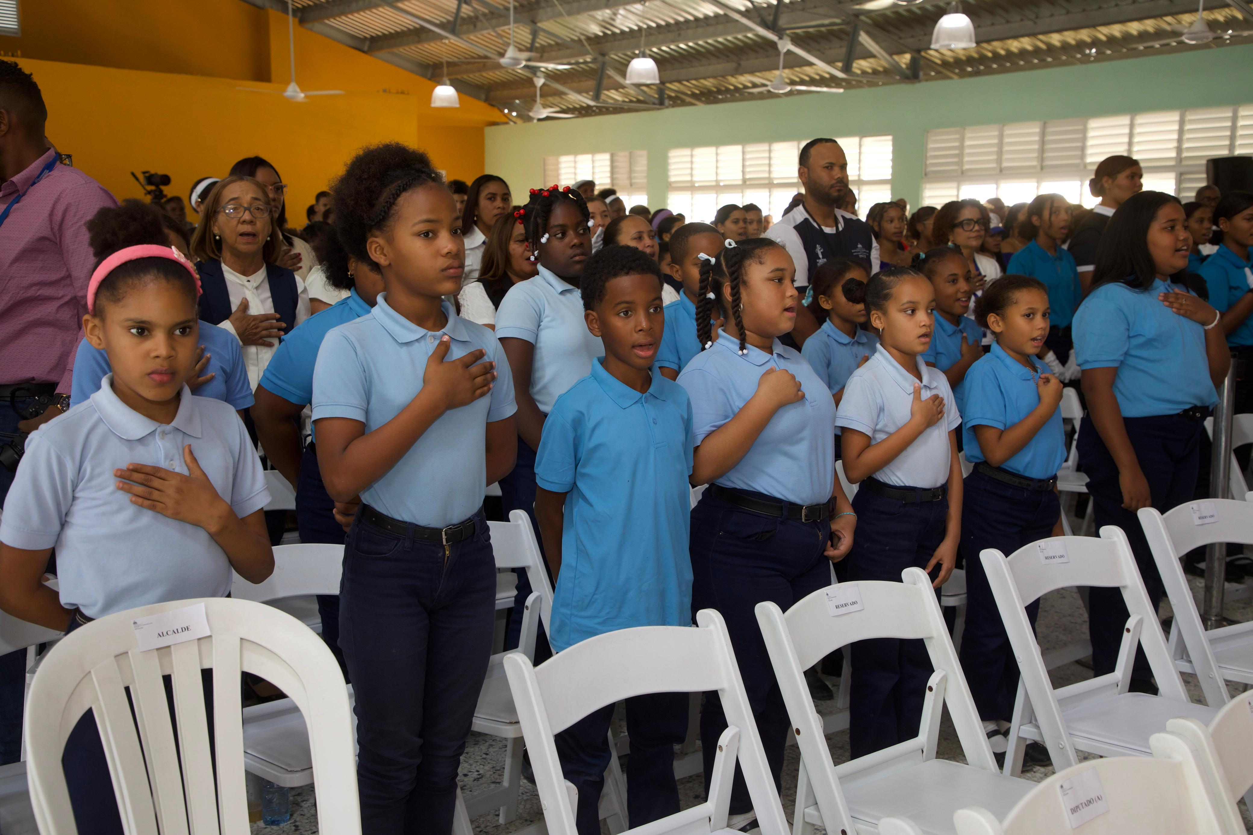 Matrícula en inicial y secundaria aumenta mientras escolaridad promedio se mantiene estable