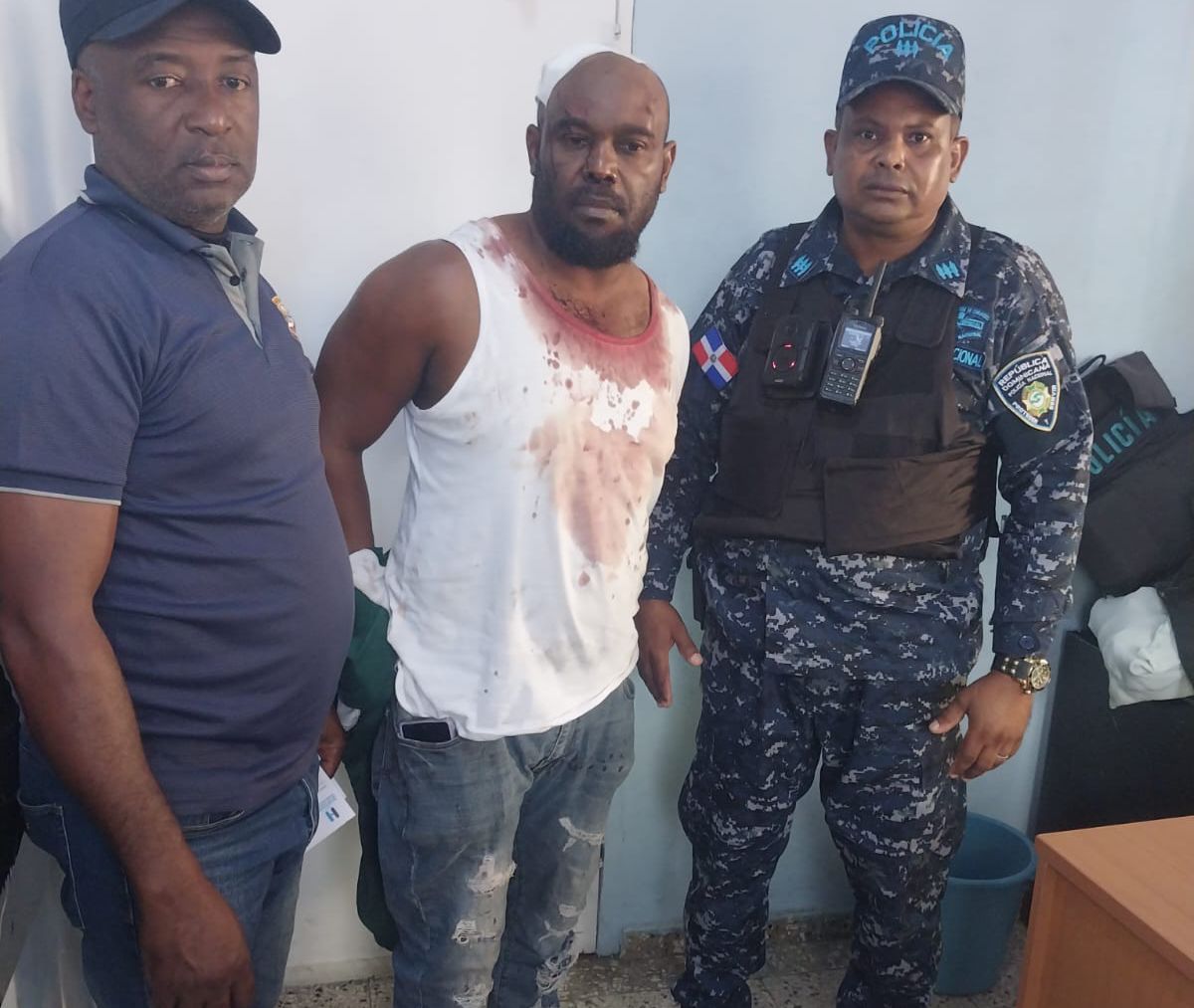 Apresan a hombre por la muerte de su expareja y ocasionar heridas a otras cuatro personas en Villa Mella