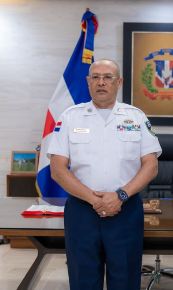 Exdirector de la PN pasa a retiro y es designado asesor presidencial en materia policial