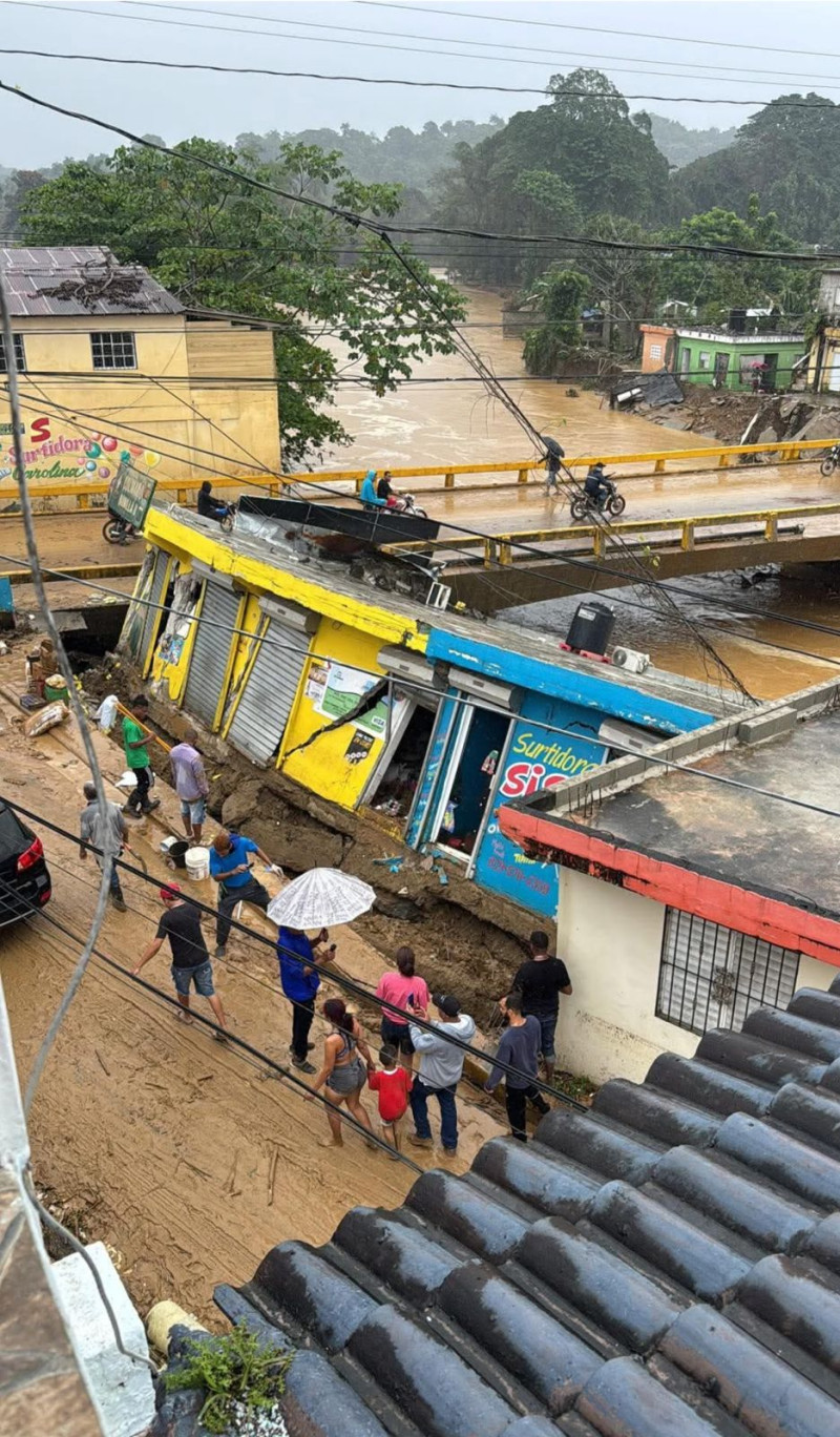 Las lluvias en Gaspar Hernández no dan tregua; colapsan varias infraestructuras