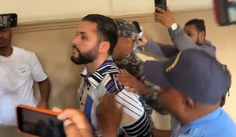 Dictan tres meses de prisión preventiva contra médico acusado de agresión sexual en SFM