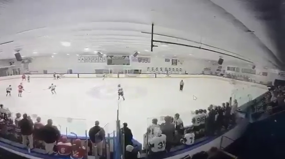 Tragedia en Pawtucket: Tiroteo en pista de hielo deja una niña muerta y varios heridos