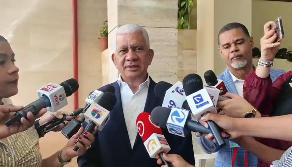 Zona alta del embalse de Hatillo lleva 40 años sin saneamiento, afirma presidente del Senado