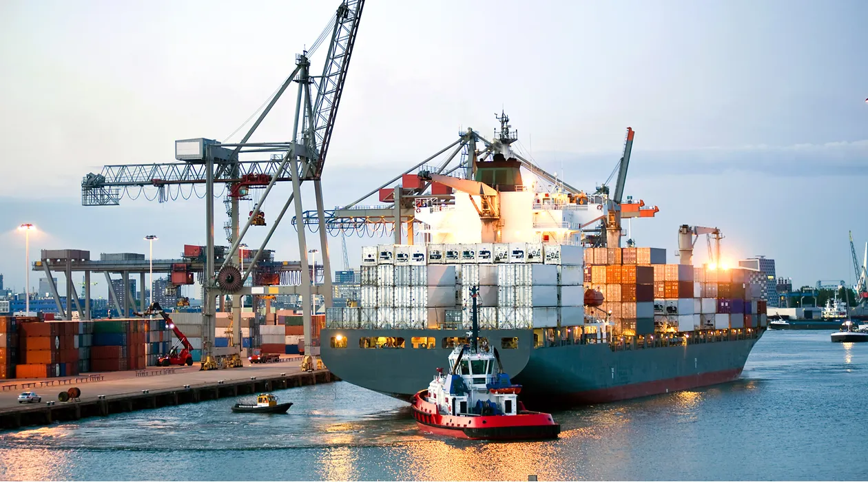 RD exporta más, pero aún compra el doble