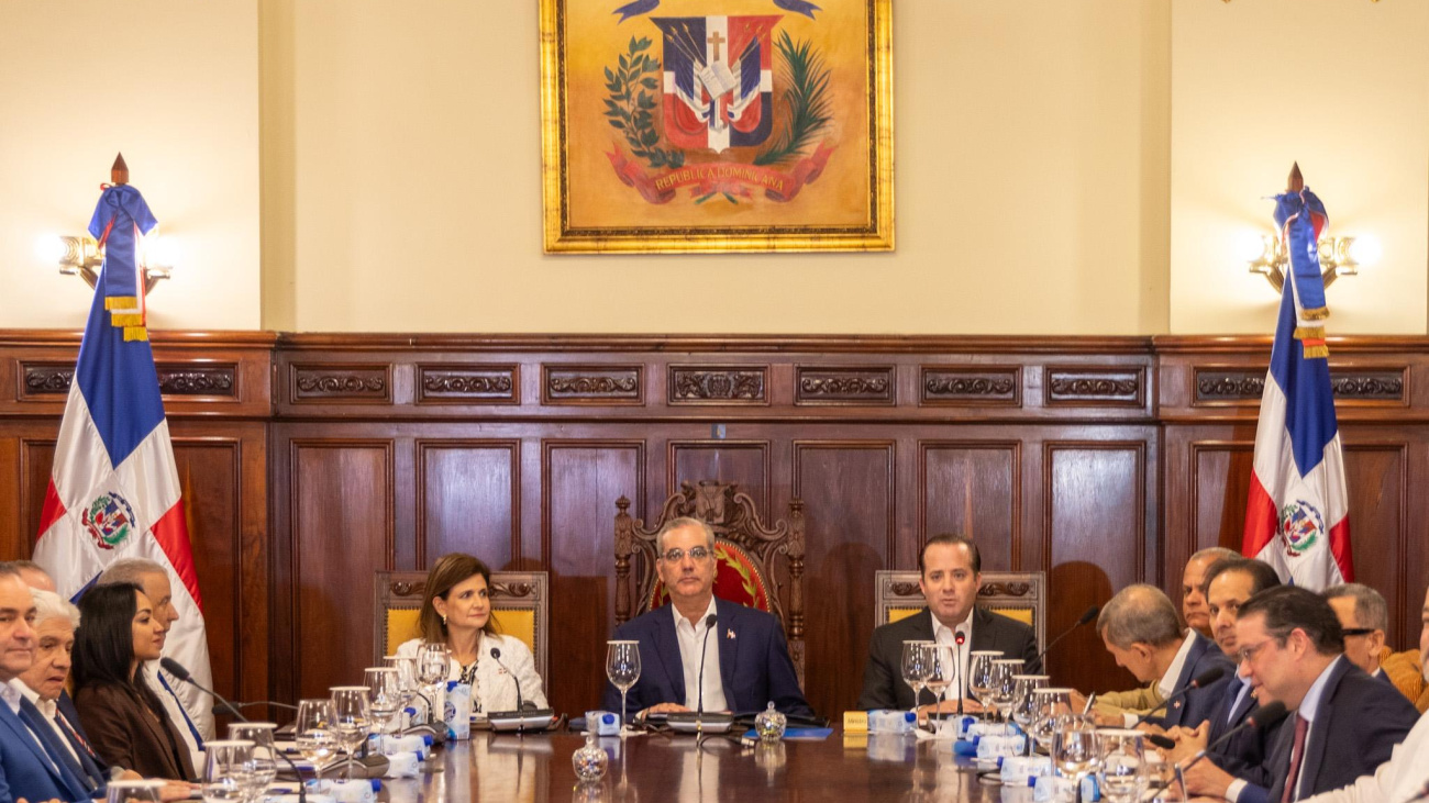 Abinader encabeza reunión del Consejo de Ministros: Pasan balance a los avances de la Meta RD 2036