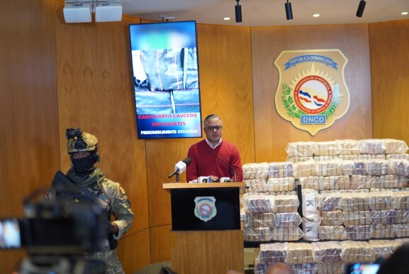 DNCD decomisa 700 paquetes de presunta cocaína en el puerto Caucedo