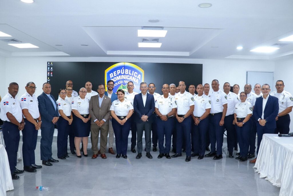 Policía Nacional avanza en revisión de normas internas en medio de su proceso de reforma