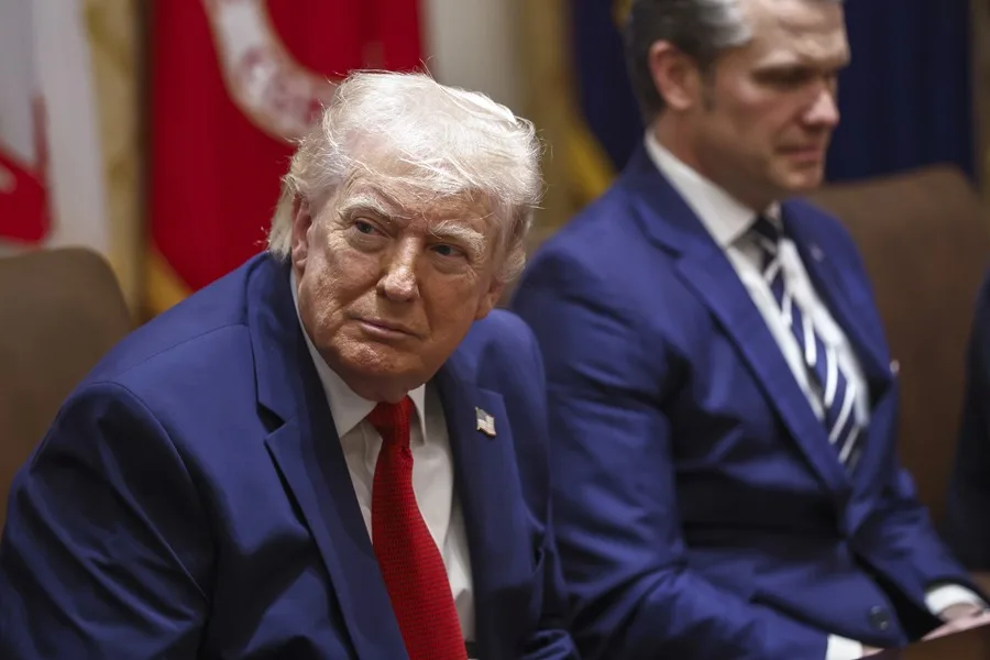 Trump extiende hasta el 6 de abril su ultimátum para que Irán reabra el estrecho de Ormuz