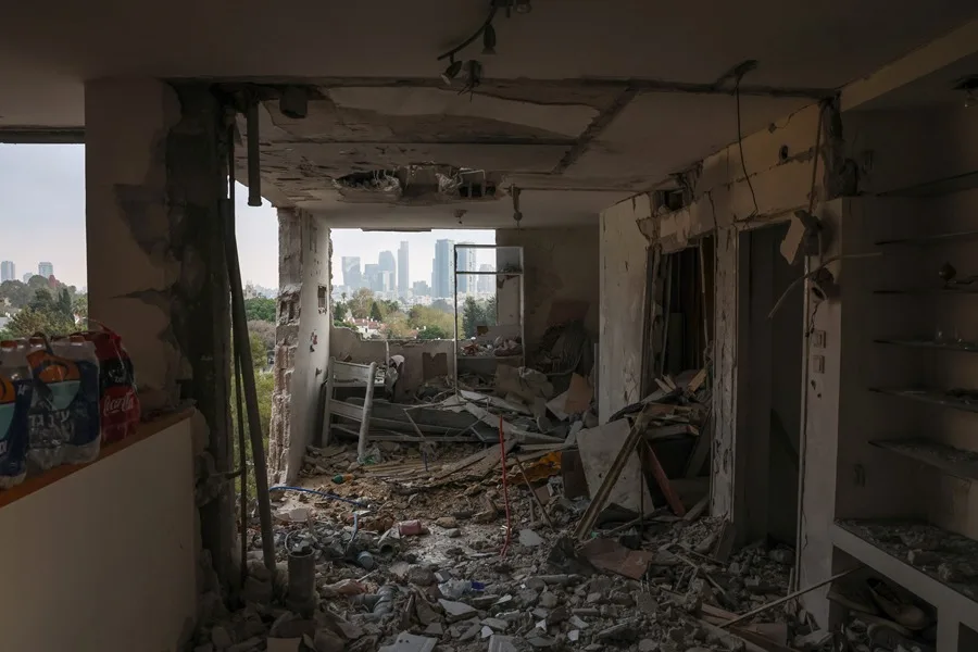 Irán anuncia ataques contra cinco bases militares de EE.UU. y ciudades de Israel