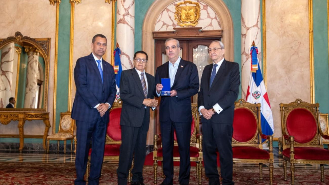 Abinader concede condecoración póstuma al periodista Orlando Martínez con la Orden del Mérito Duarte, Sánchez y Mella