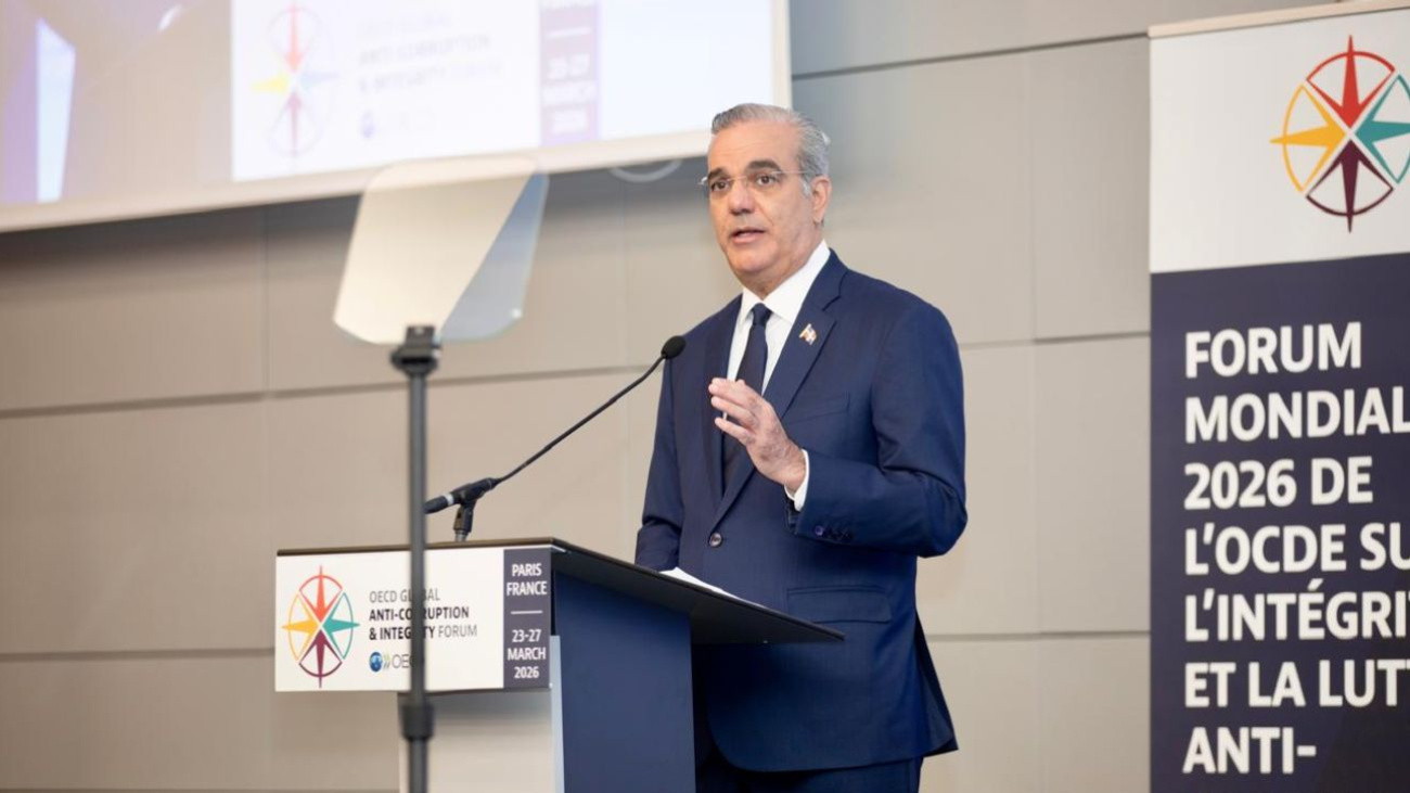 Presidente Abinader reafirma la integridad como eje estratégico del Estado en Foro Global Anticorrupción en París